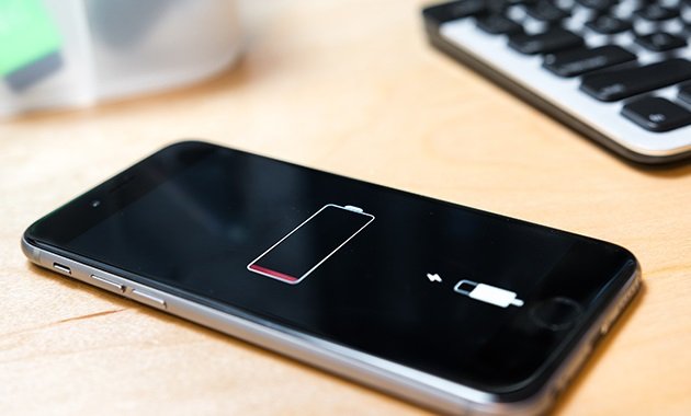 Sorunu Düzeltmek için Düşük Güç Modunu Açın: iPhone Pilim Neden Aniden Bu Kadar Hızlı Boşalıyor?
